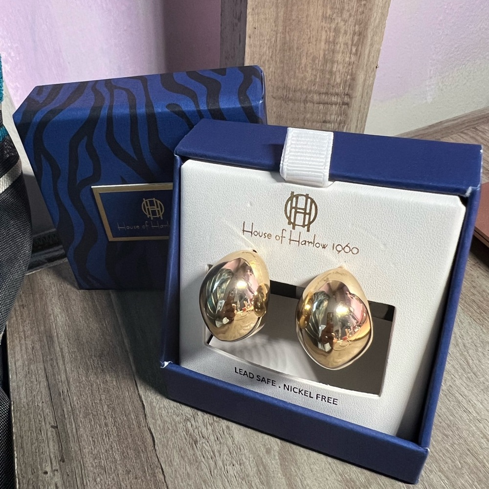 House of Harlow 1960 gold earring